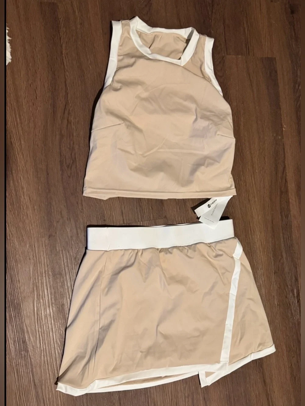 Women’s Athletic Crop Top & Skort Set - White